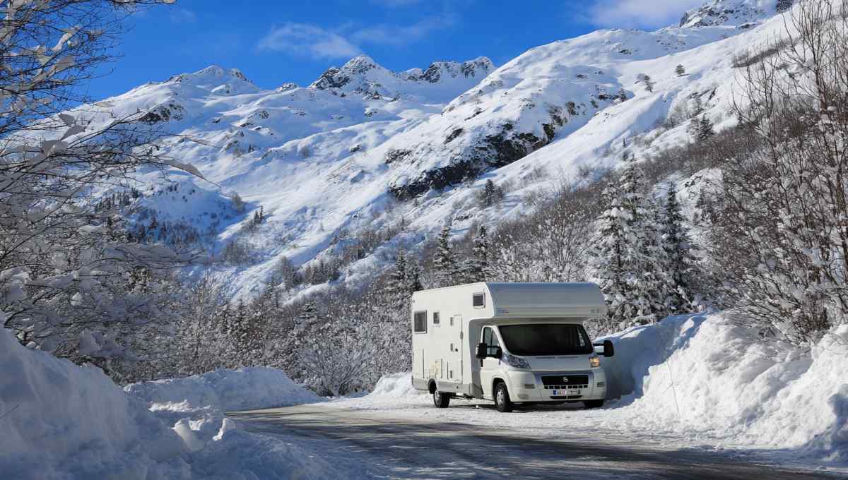 camping-car-montagne-hiver-grand-froid.jpg
