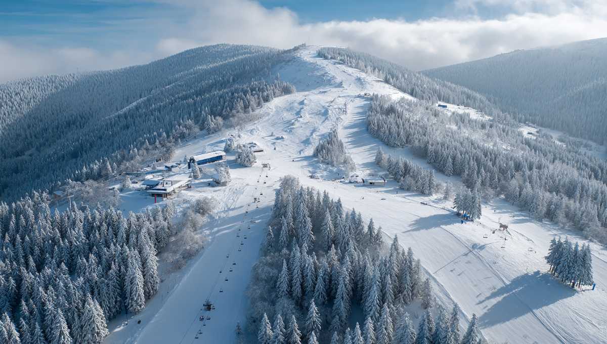 Station Poiana Brasov domaine skiable Roumanie télésiège 24 km pistes